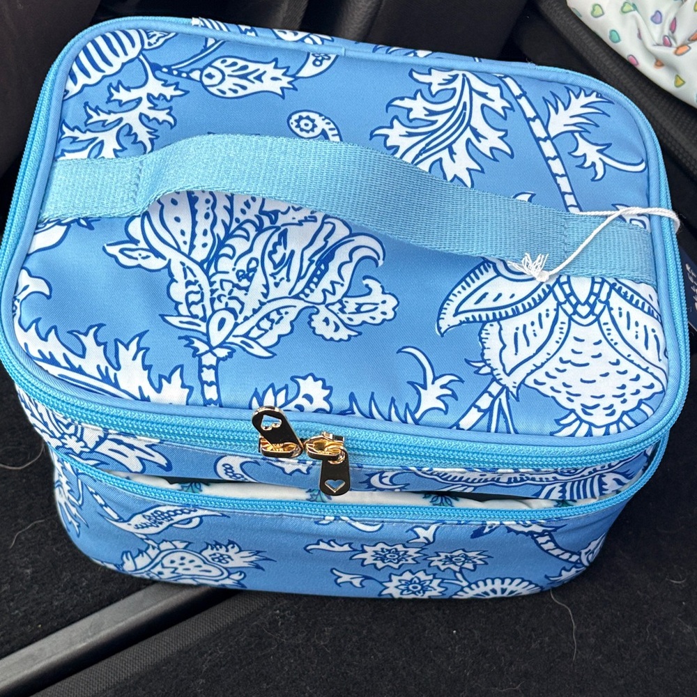 💙☀️Roller Rabbit x Target Train Cosmetic Case - Picture 2 of 3